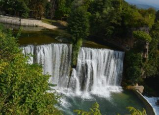 The Dangers Faced by the Sea Walls